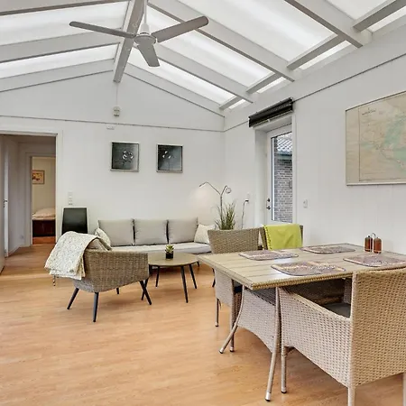 Cozy Home In Karrebaeksminde With Wifi Prázdninový dům *